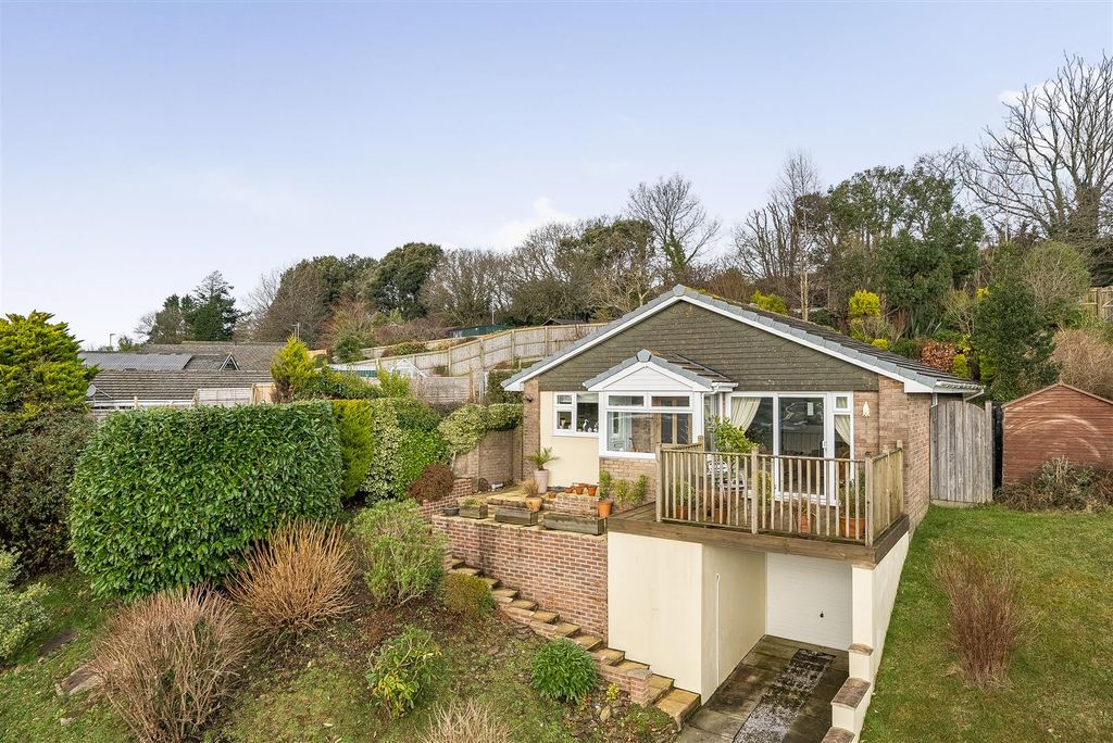 Property photo 1 of 26 Henlake E2.Jpg