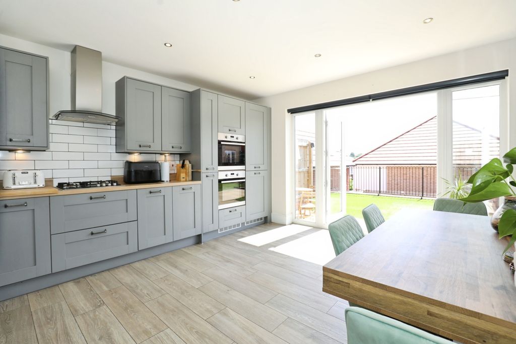 Property photo 2 of 20 Kitchen Diner
