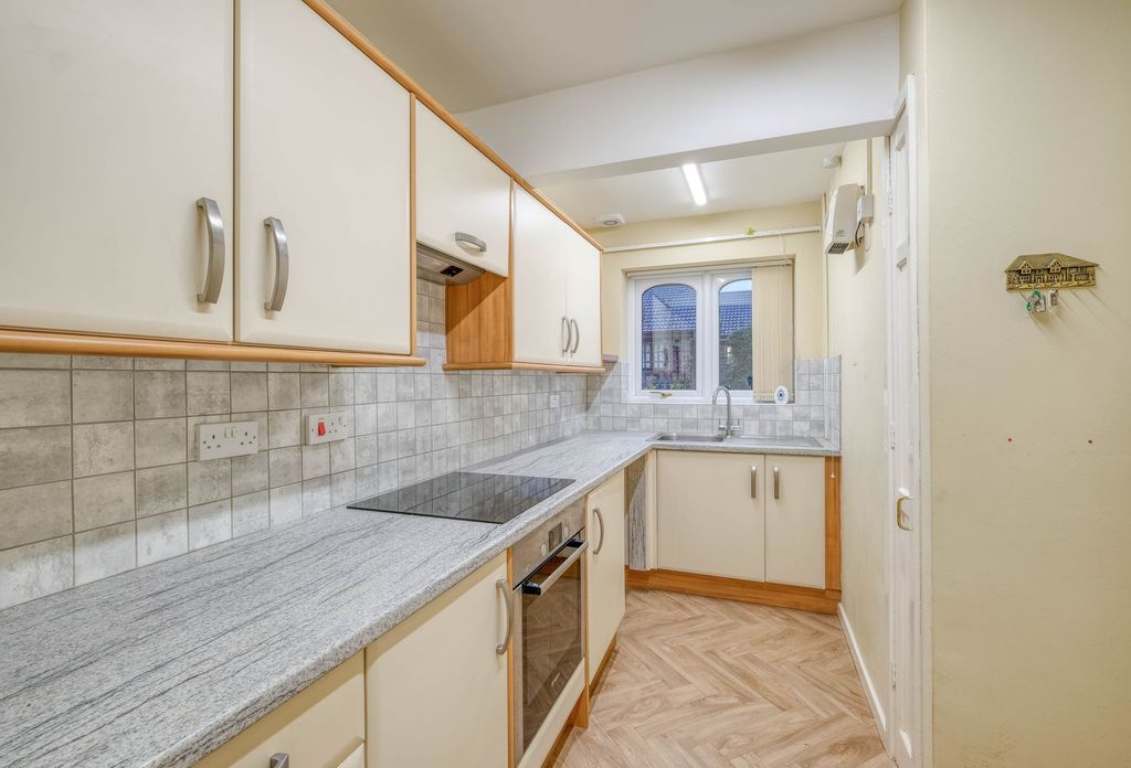 Property photo 3 of 8