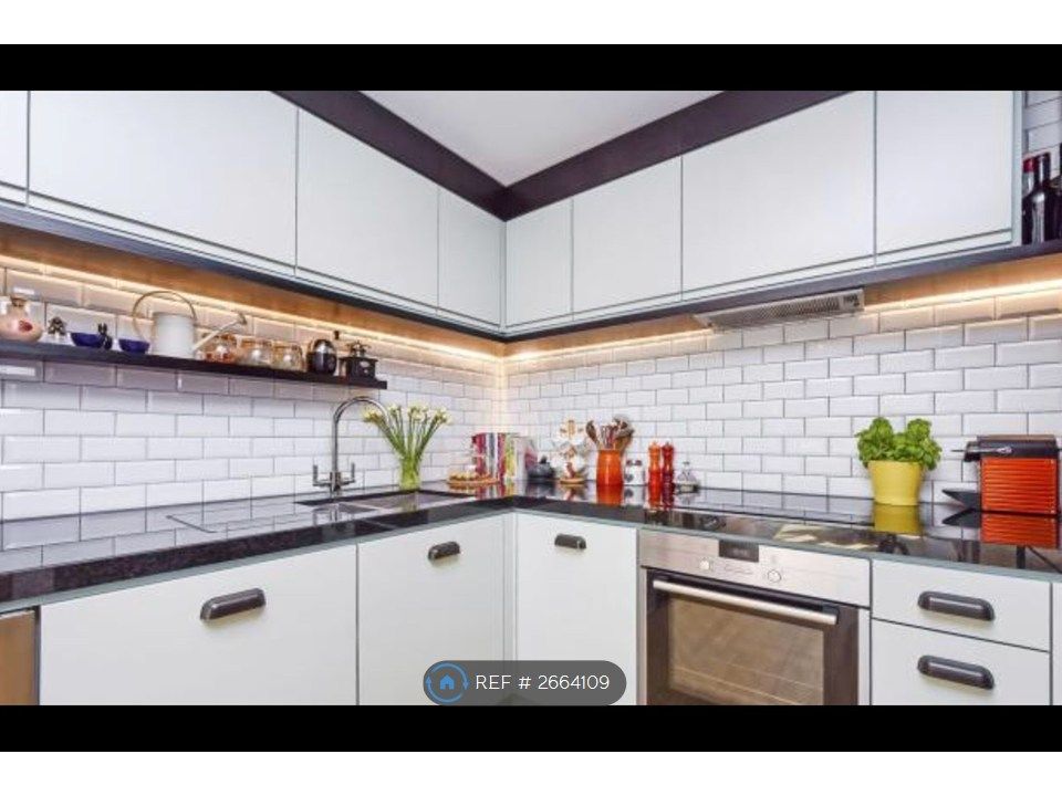 Property photo 3 of 13 Kitchen