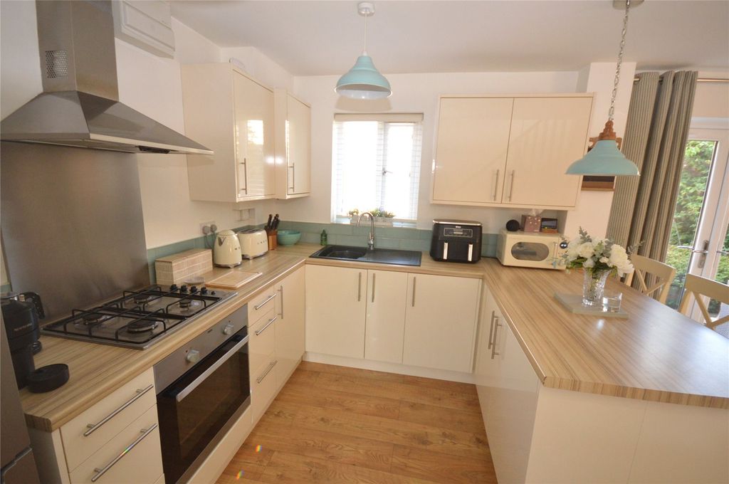 Property photo 3 of 12 Picture No. 02