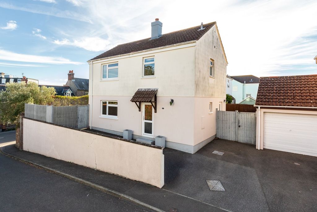Property photo 1 of 22