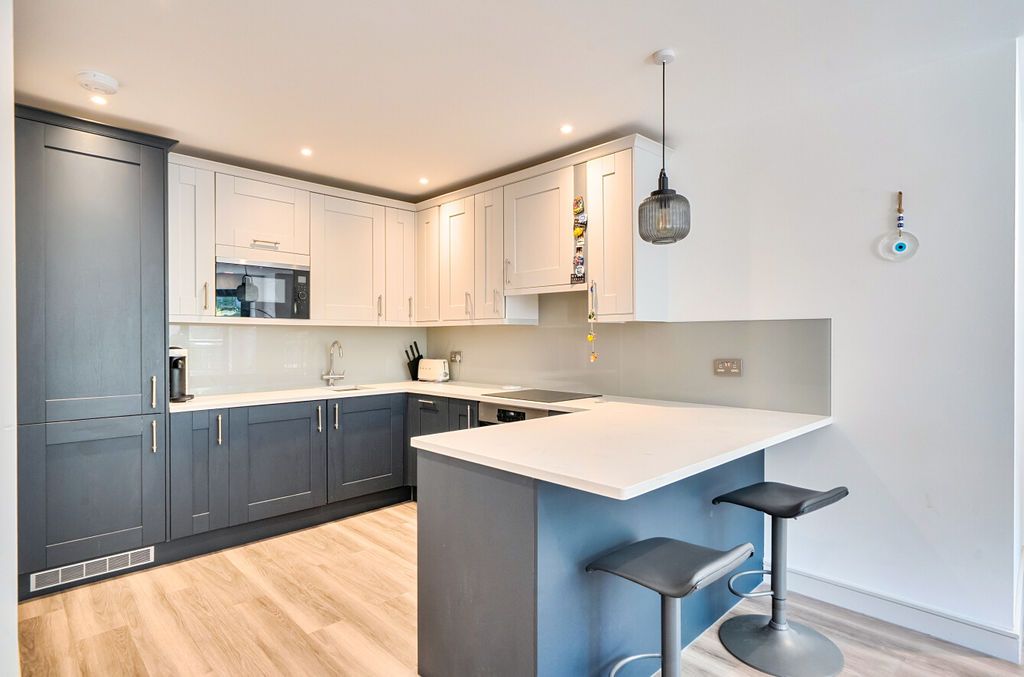 Property photo 3 of 14 Photo 3