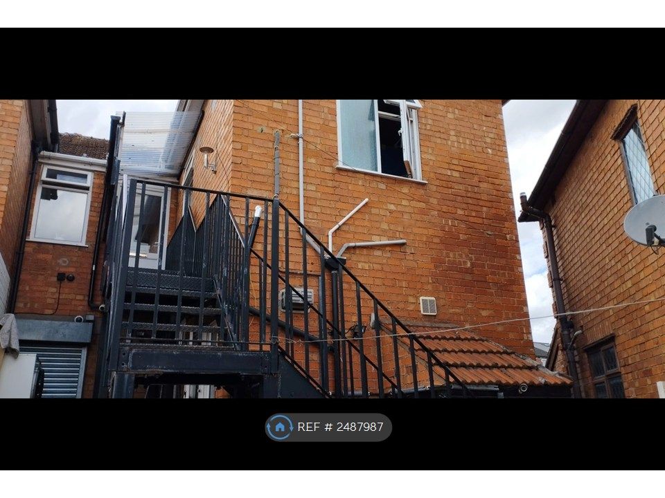 Property photo 1 of 13 Stairs To Front Entrance