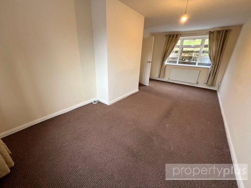 Property photo 3 of 11 Picture No. 12