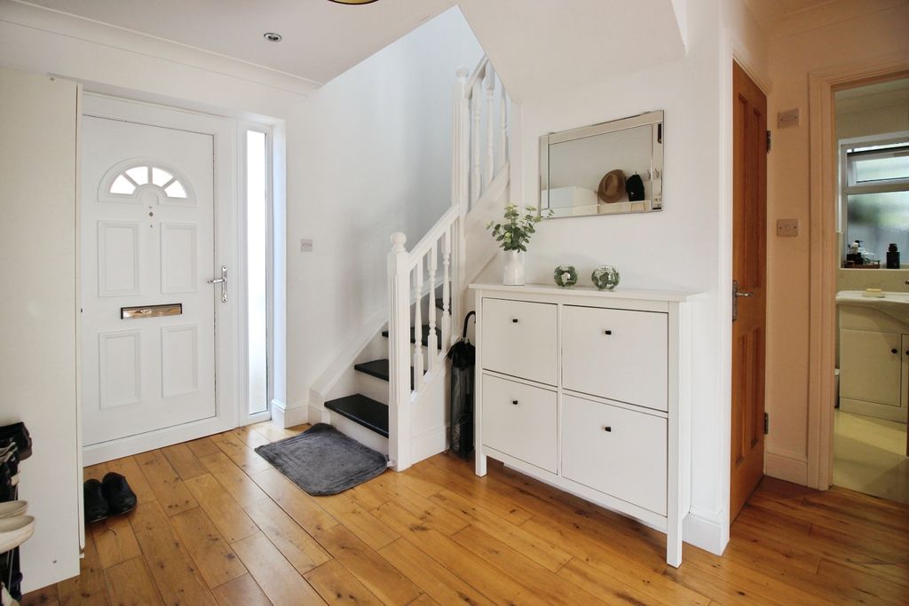 Property photo 2 of 44 Pbox-Img.Jpg