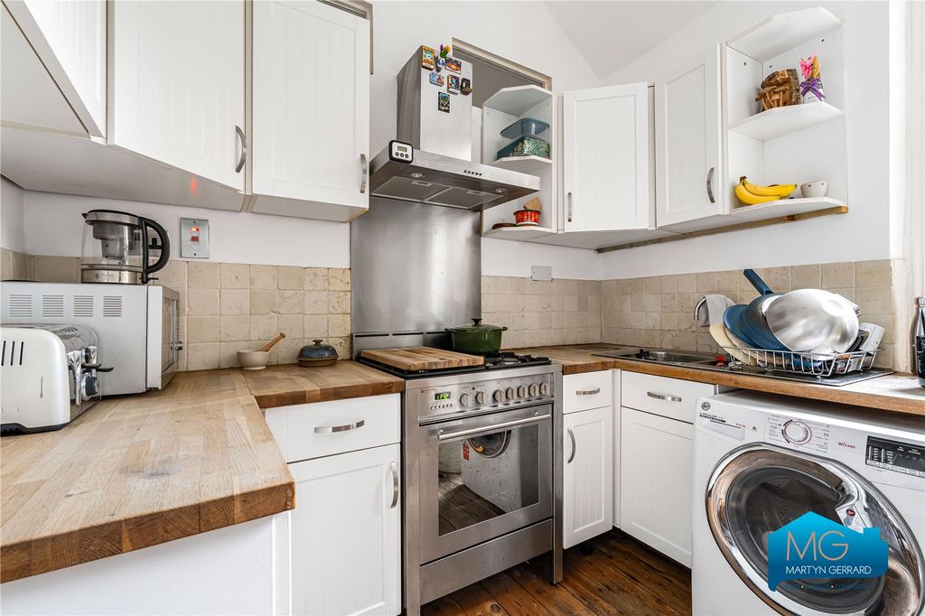 Property photo 3 of 15 Picture No. 12