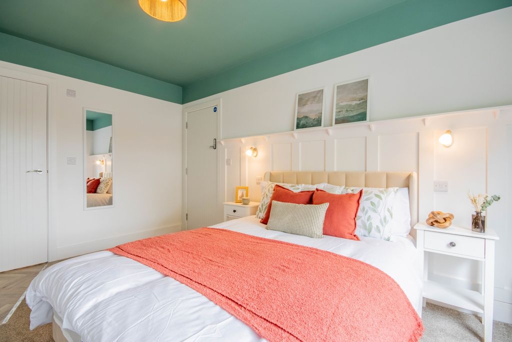 Property photo 1 of 11 E-4