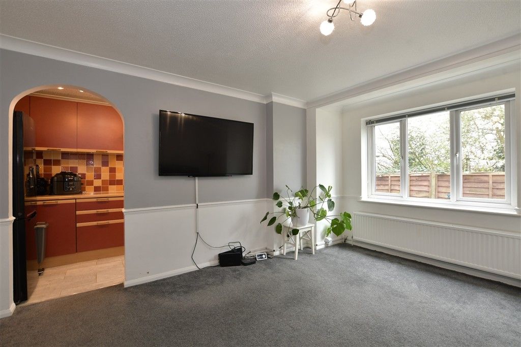 Property photo 1 of 8 Living Room