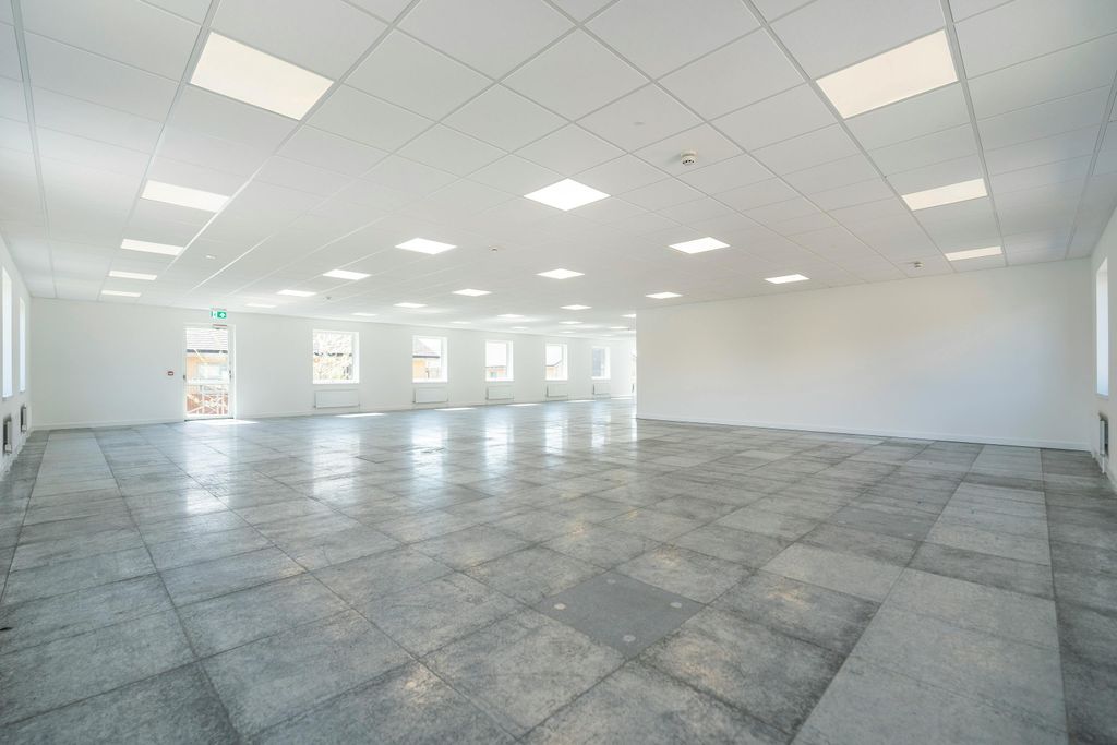 Property photo 3 of 25 Iw1104251380Ffca243.Jpg