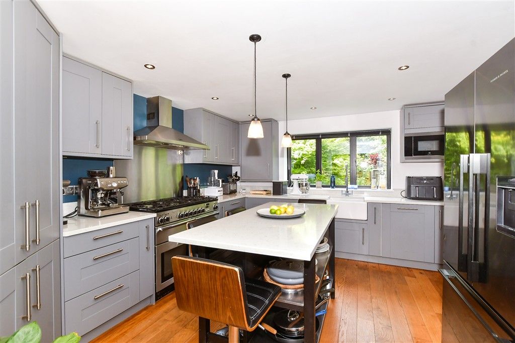 Property photo 3 of 13 Kitchen