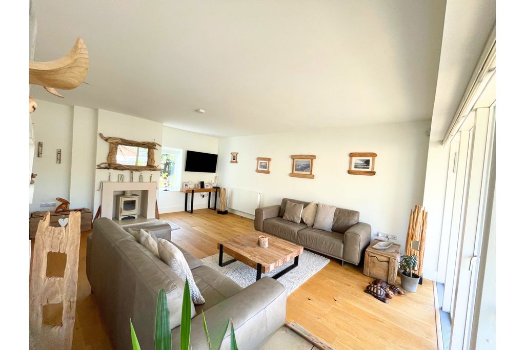 Property photo 3 of 32 Living Area