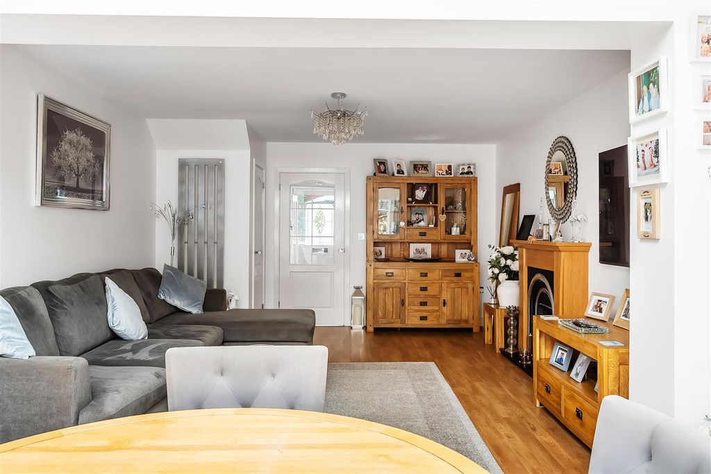 Property photo 3 of 20 3-Tilbey-Close-21.Jpg