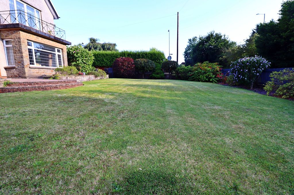 Property photo 2 of 36 Front Garden