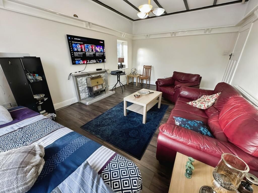 Property photo 3 of 17 80184_Thf250016_Img_03_0000.Jpeg