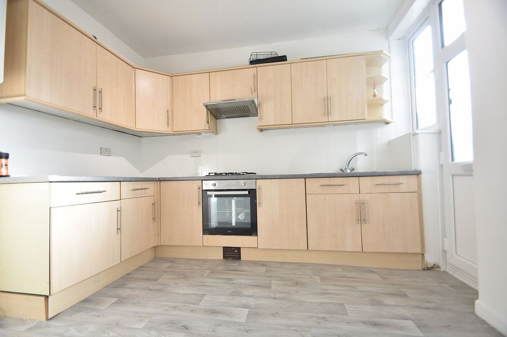 Property photo 2 of 8 Picture No. 07