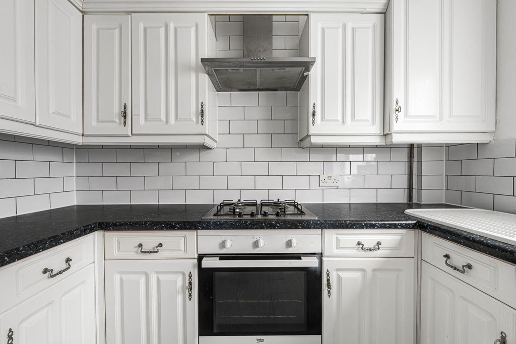 Property photo 2 of 27 Kitchen