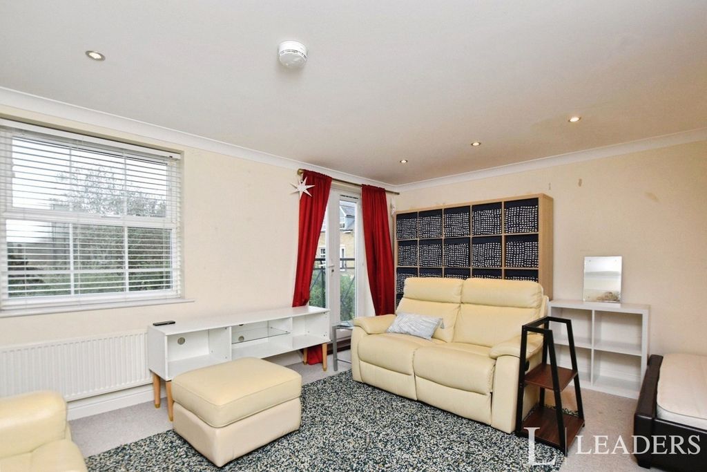 Property photo 3 of 11 Pbox-Img.Jpg