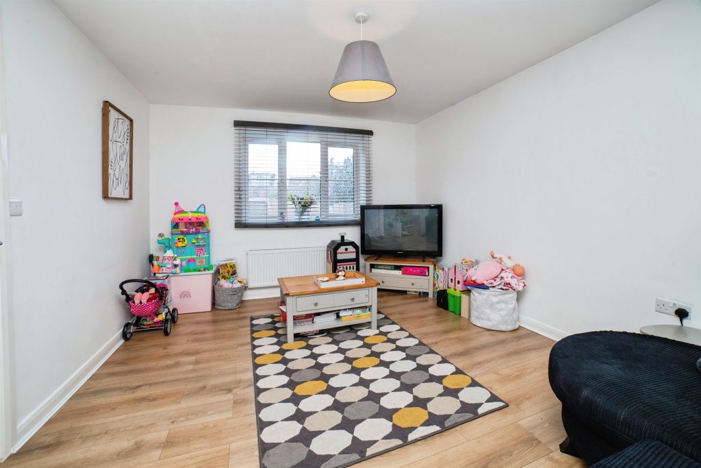 Property photo 2 of 20