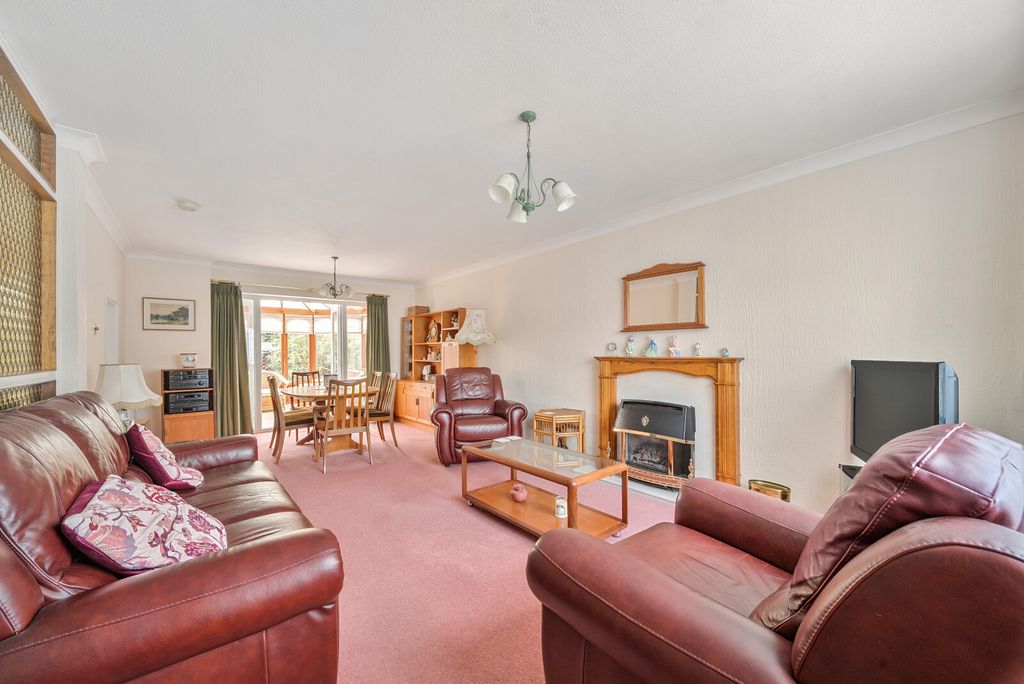 Property photo 2 of 21 1346327-31-68B57c...