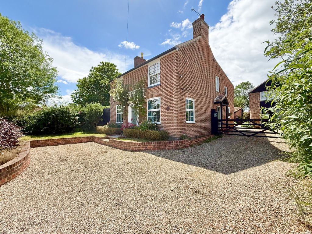 Property photo 2 of 23