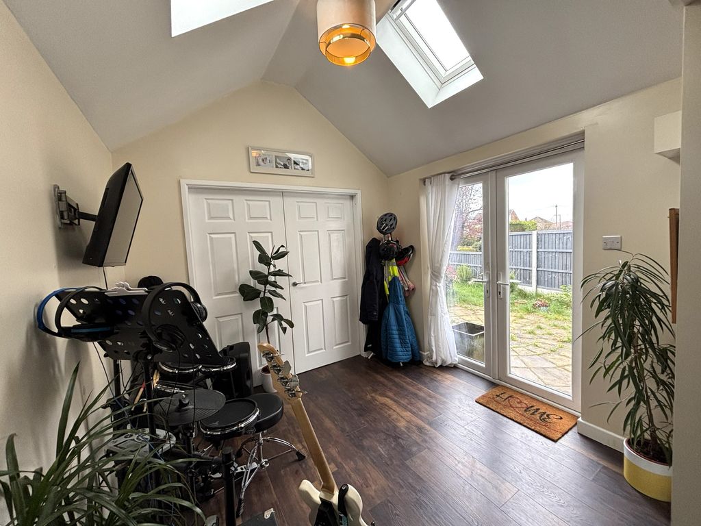 Property photo 3 of 26