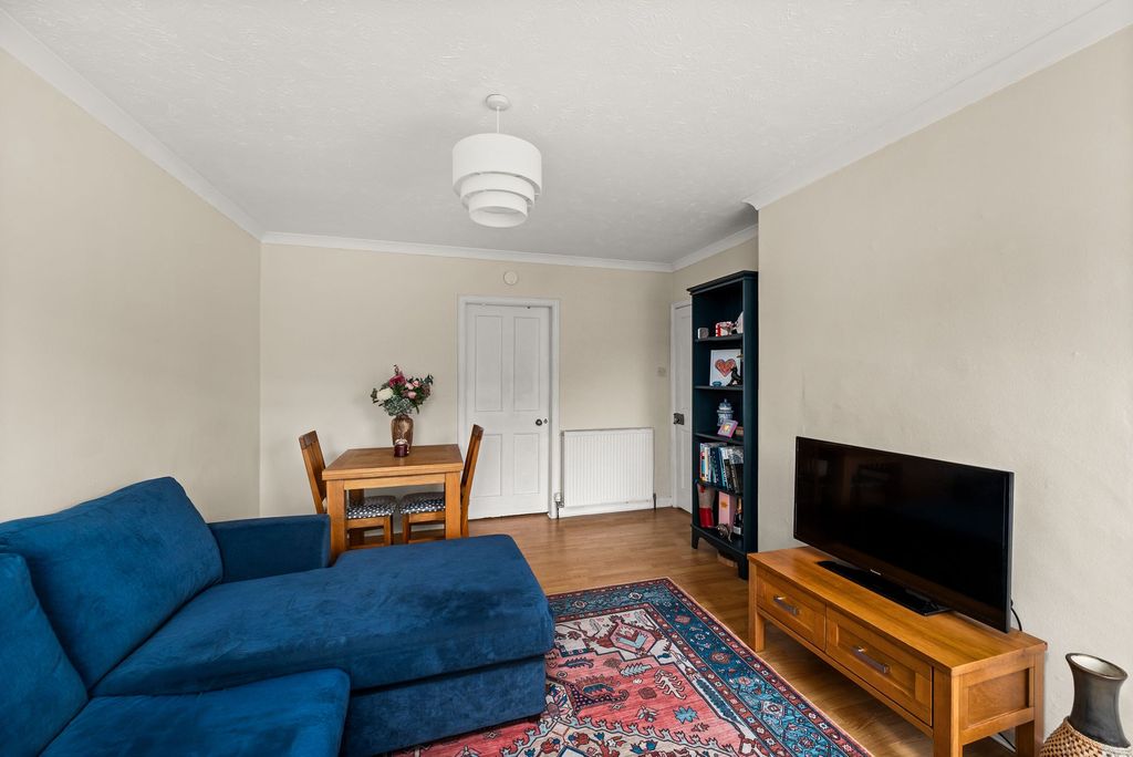 Property photo 2 of 10