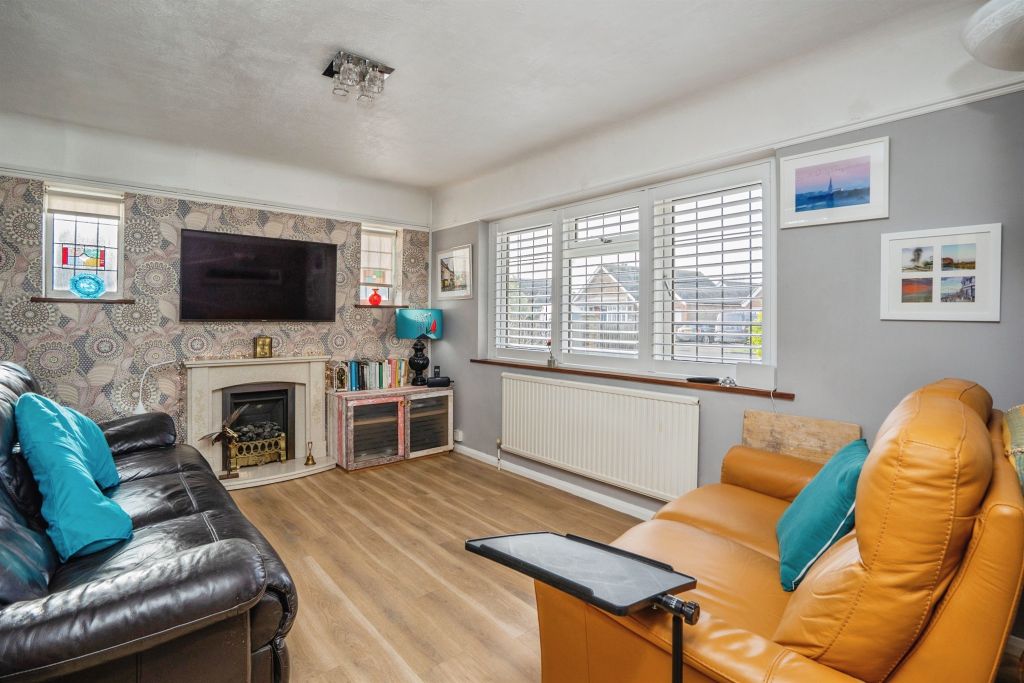 Property photo 2 of 20