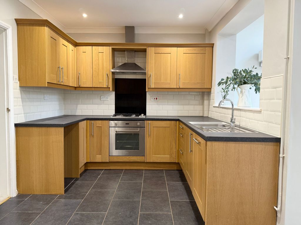 Property photo 2 of 24 Kitchen