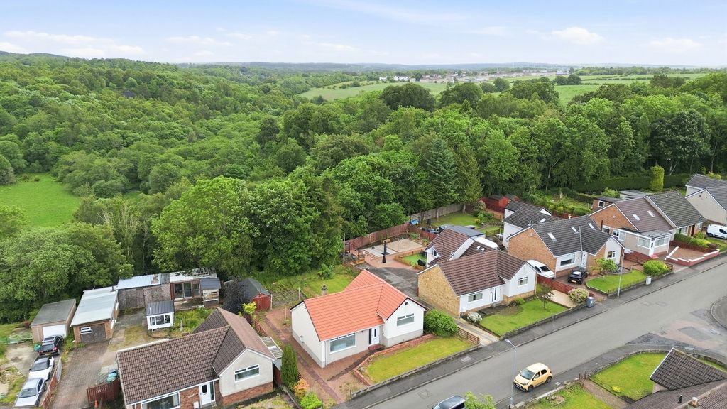 Property photo 2 of 33