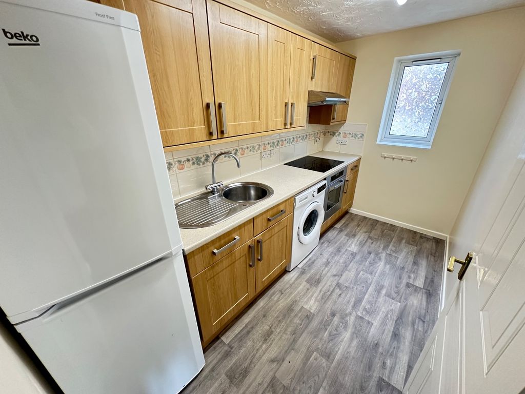 Property photo 3 of 5 4410473