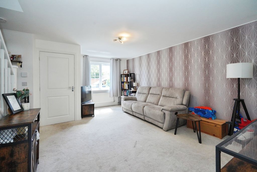 Property photo 3 of 17 Pbox-Img.Jpg
