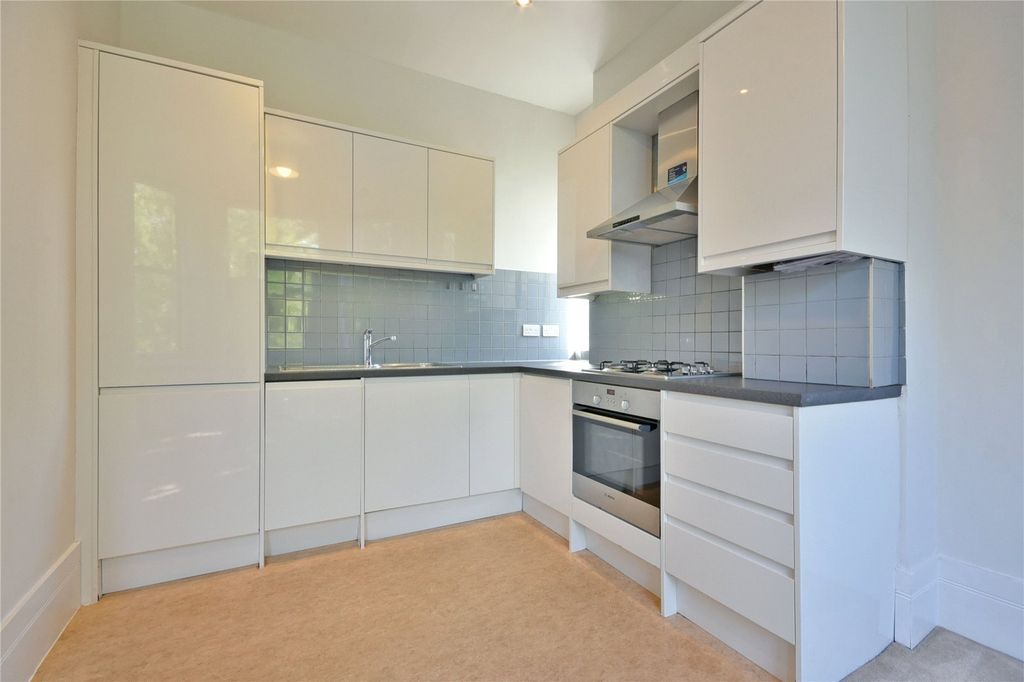 Property photo 2 of 11 Picture No. 44
