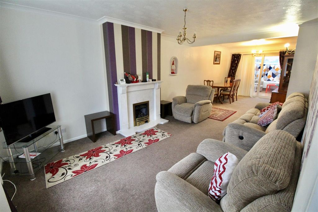 Property photo 2 of 12 1369Debc-F545-4626-814C-49323D977E34.Jpeg