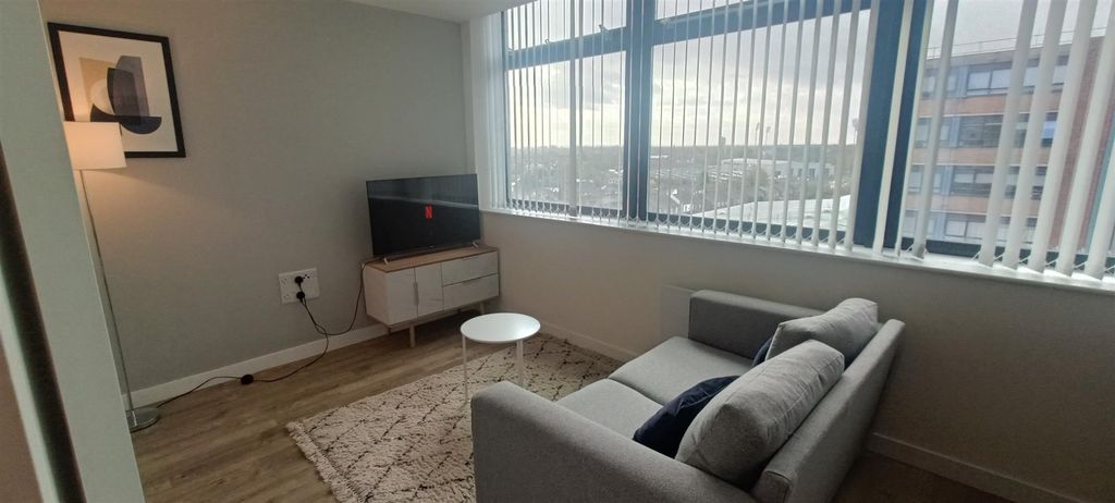 Property photo 2 of 7
