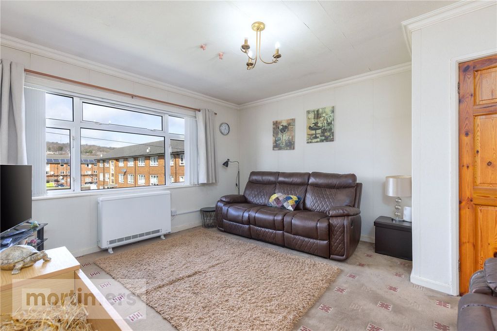 Property photo 3 of 17 Living Room