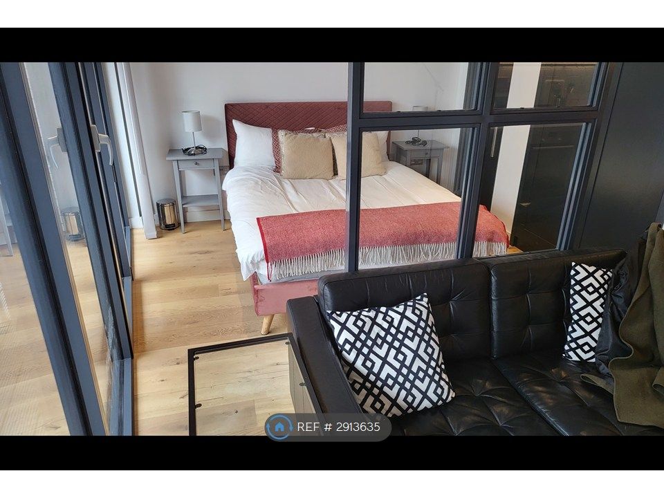 Property photo 3 of 9 Studio Corson House Canning Town Large Double Bed