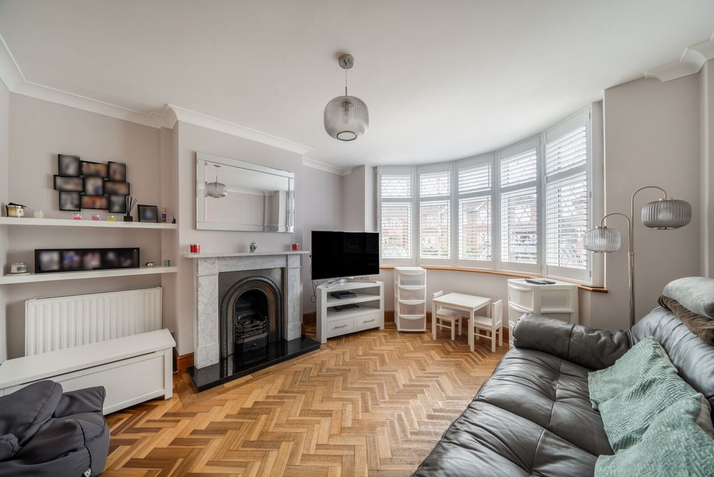 Property photo 2 of 25 1403659-13-697751...