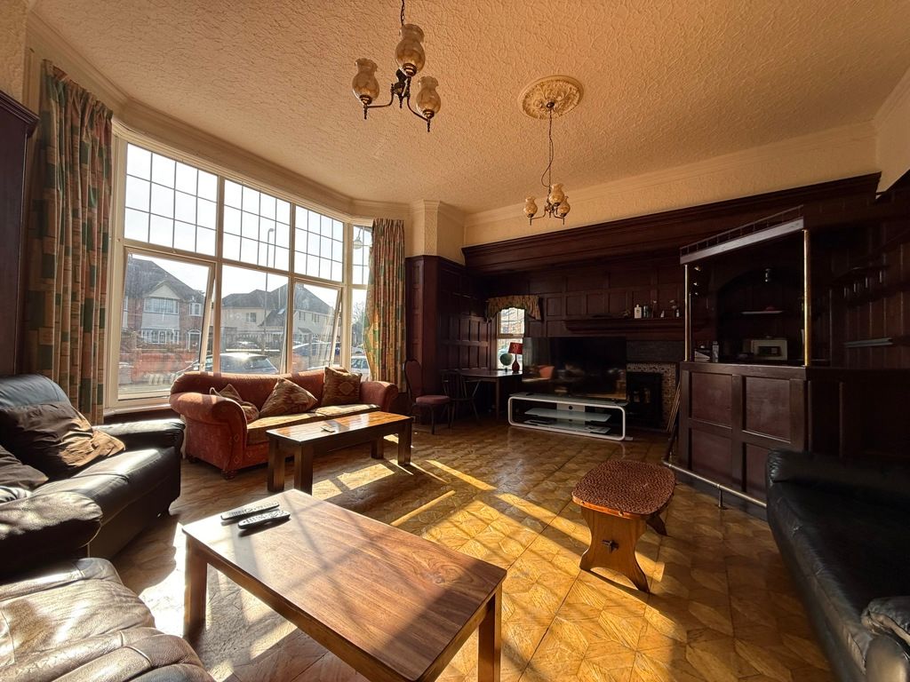 Property photo 3 of 42 Photo 54