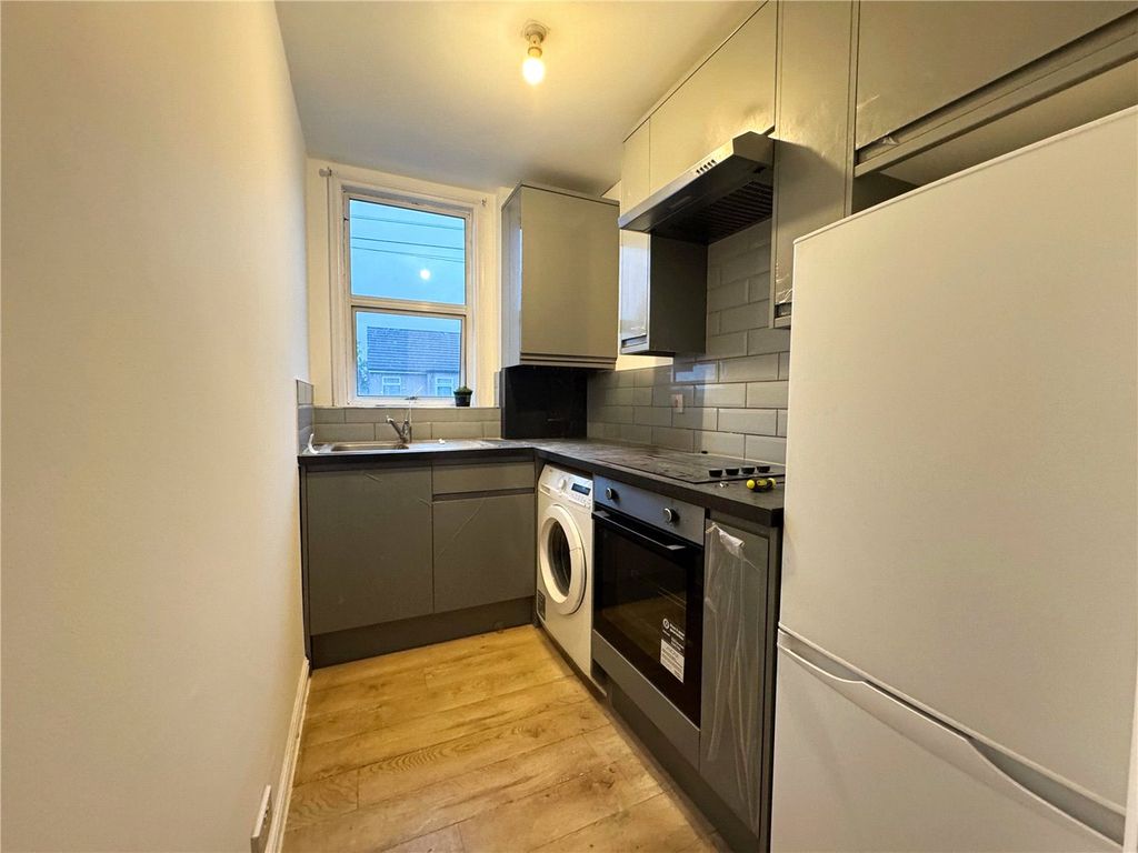 Property photo 2 of 6 Picture No. 19