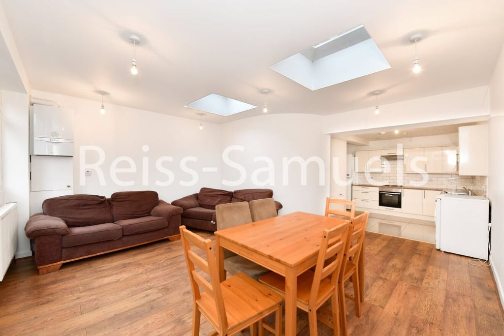 Property photo 3 of 29