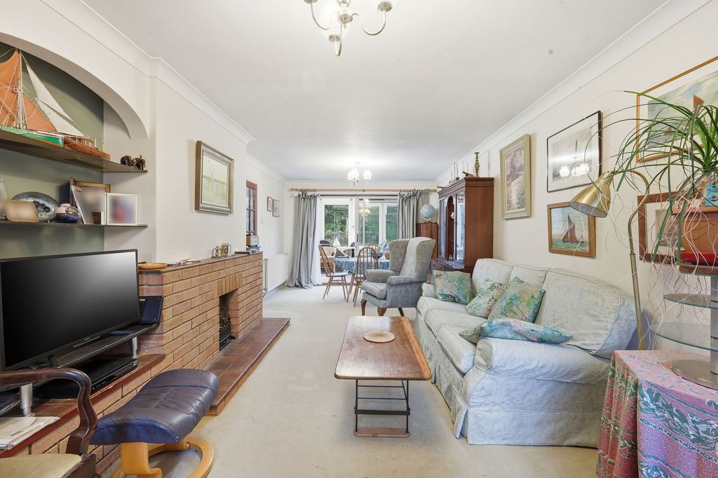 Property photo 3 of 23