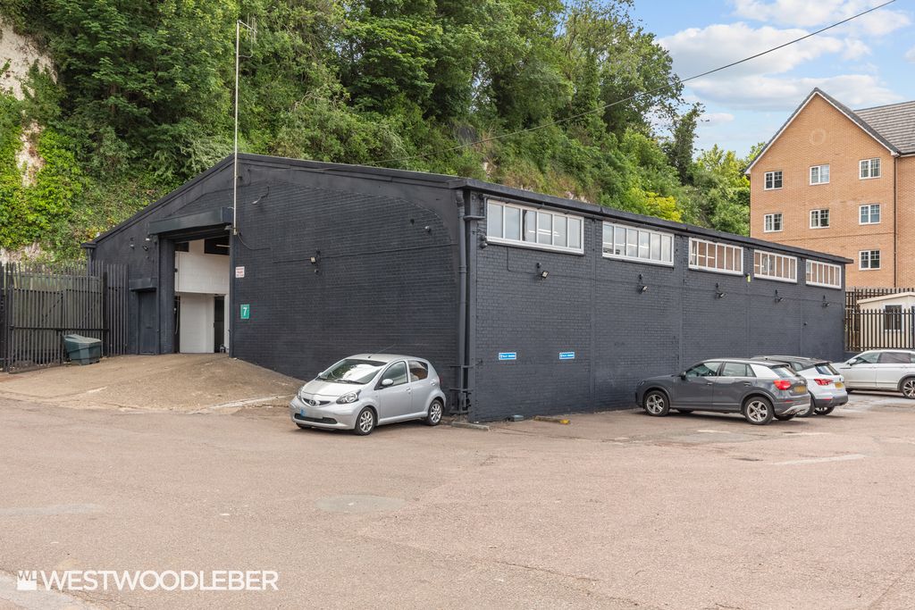 Property photo 1 of 12 Taylors_5