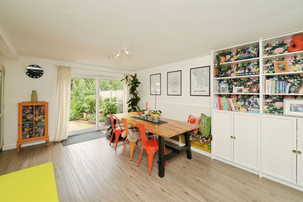 Property photo 2 of 20 Open Plan Living