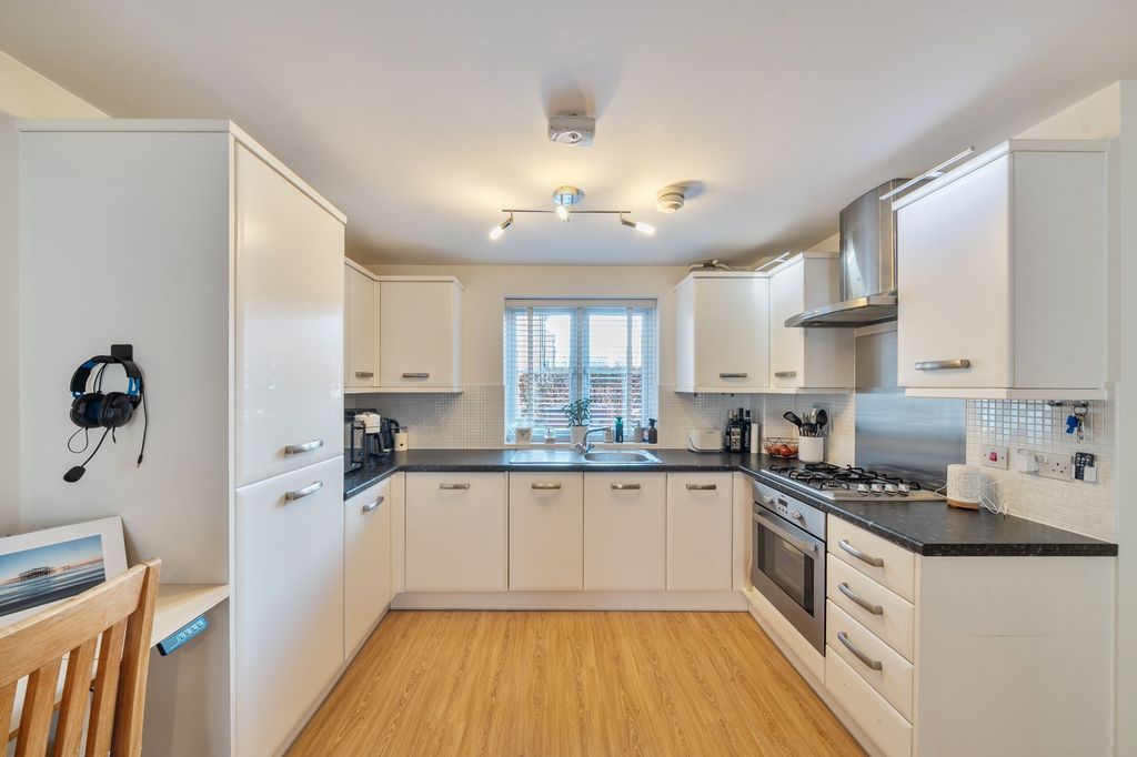 Property photo 3 of 20