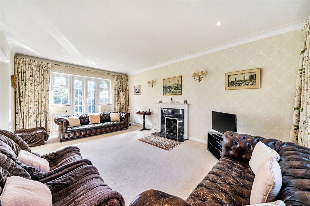 Property photo 2 of 20 Picture No. 12