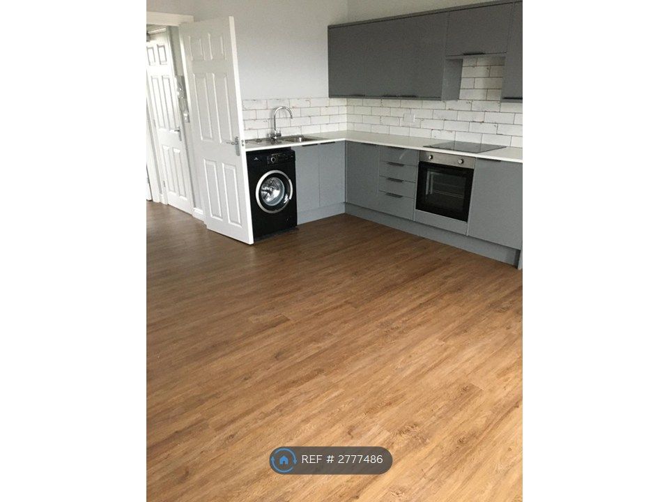 Property photo 2 of 9 Kitchen