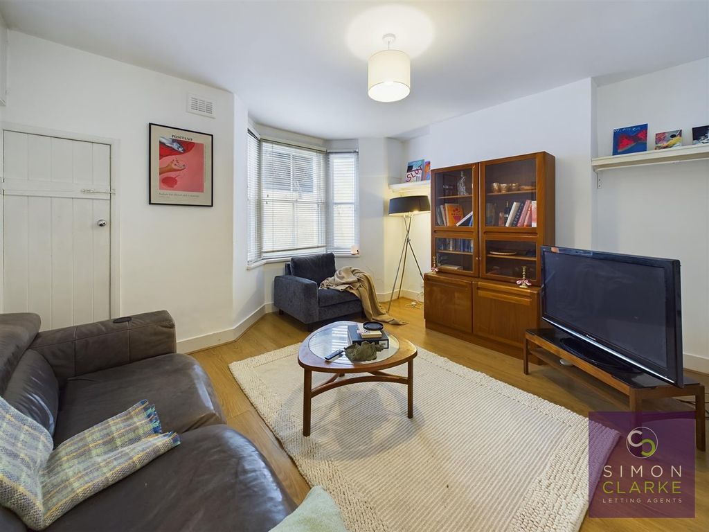 Property photo 1 of 12 Cam03369G0-Pr0180-Still008.Jpg