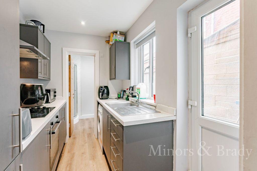 Property photo 2 of 13