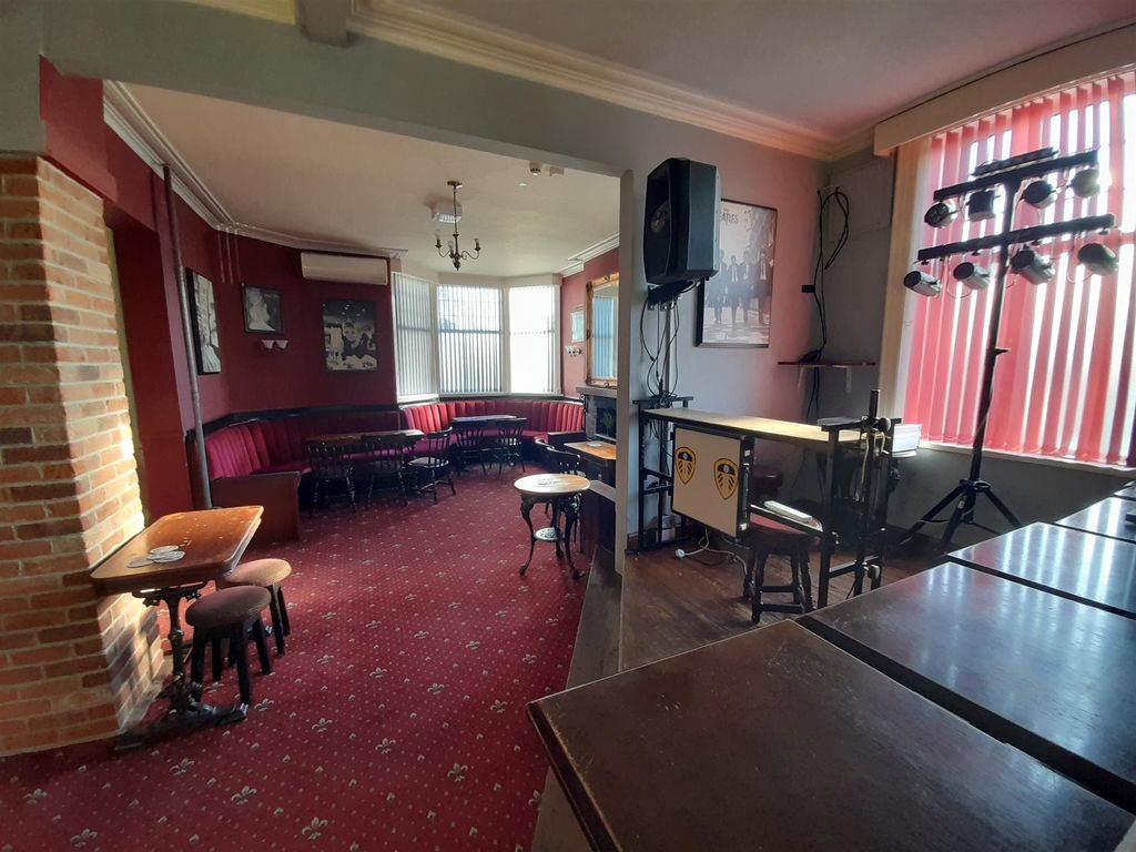 Property photo 3 of 11 Photo 2